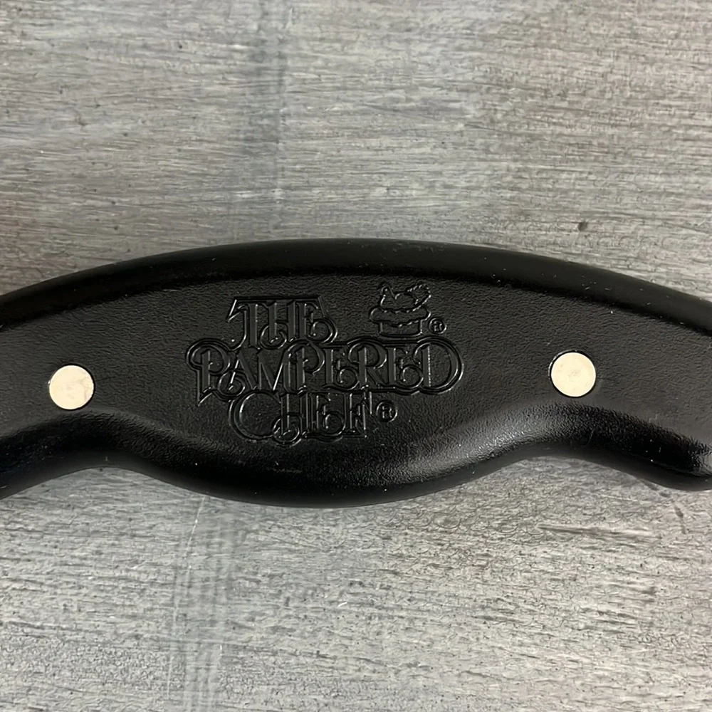 The Pampered Chef Crinkle Cutter with Curved Blade and Protective Cover